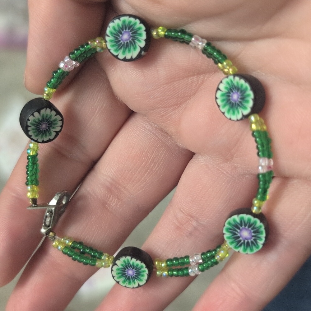 Flower bracelet
